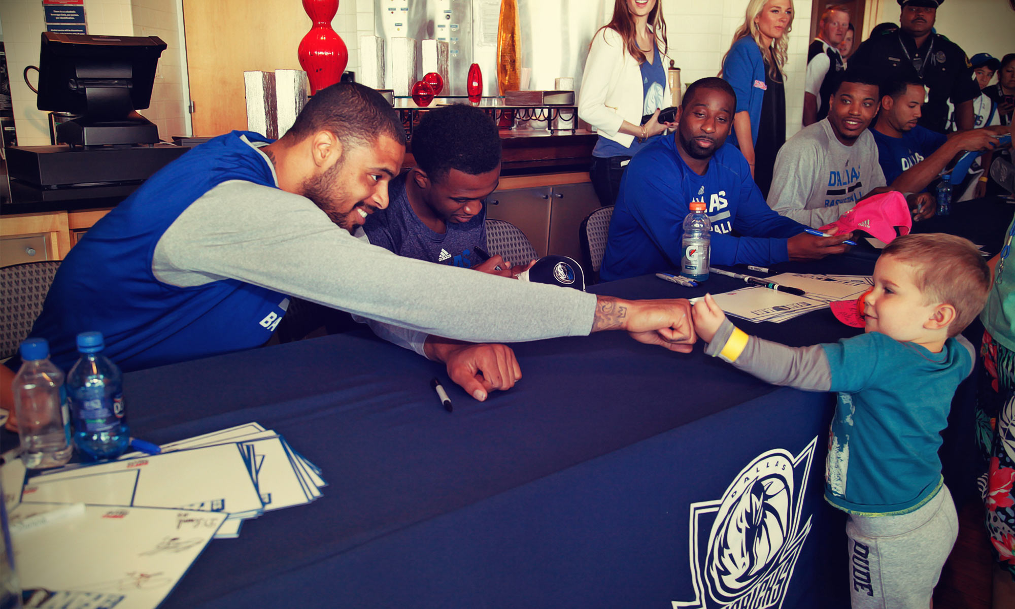 Mavs fans get first chance to interact with players at annual Fan Jam