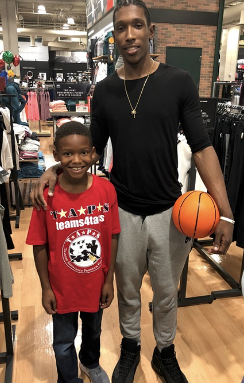 Josh Richardson brings holiday cheer to kids grieving the loss of a ...