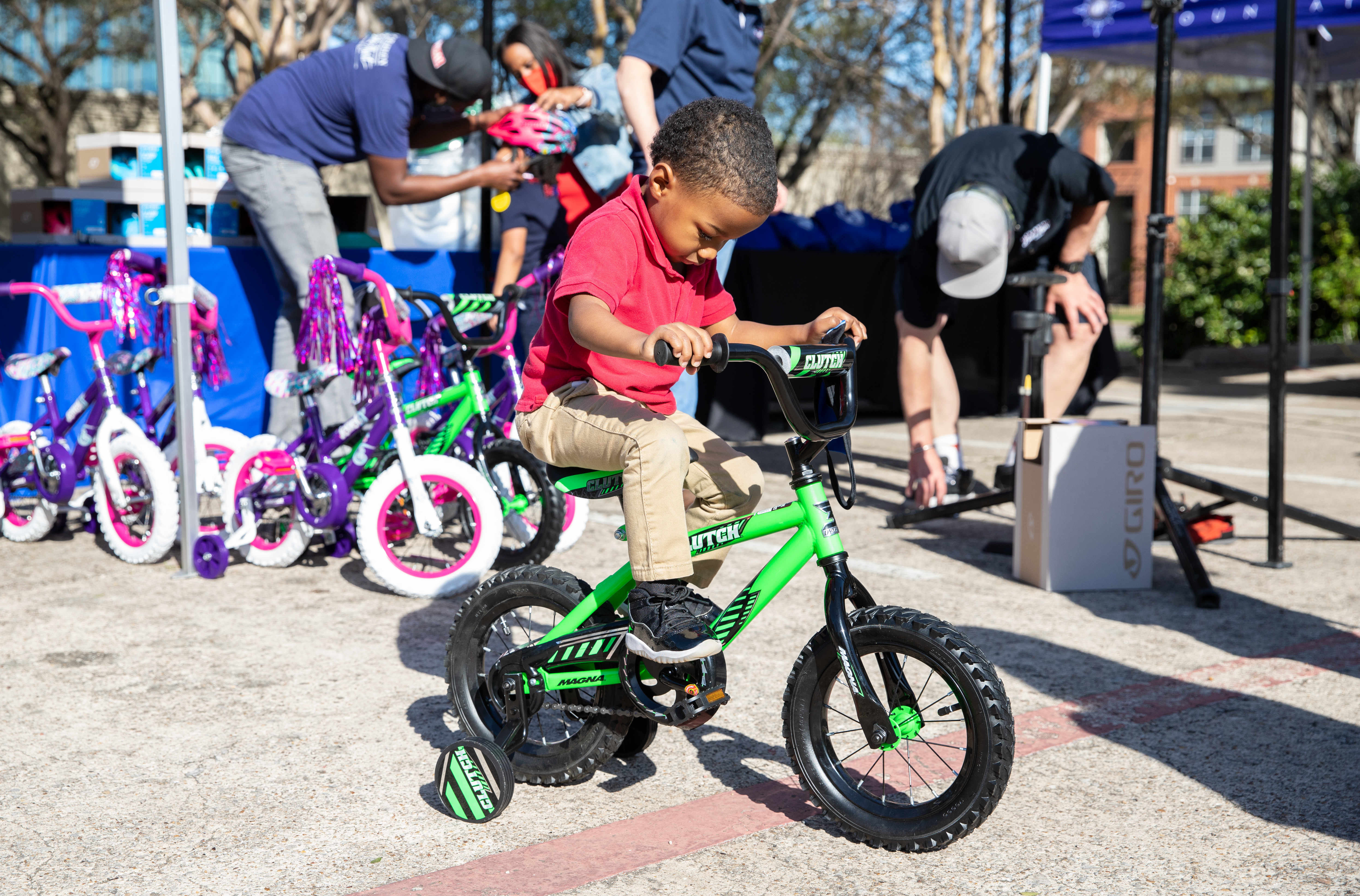 Troll bike outlet with training wheels