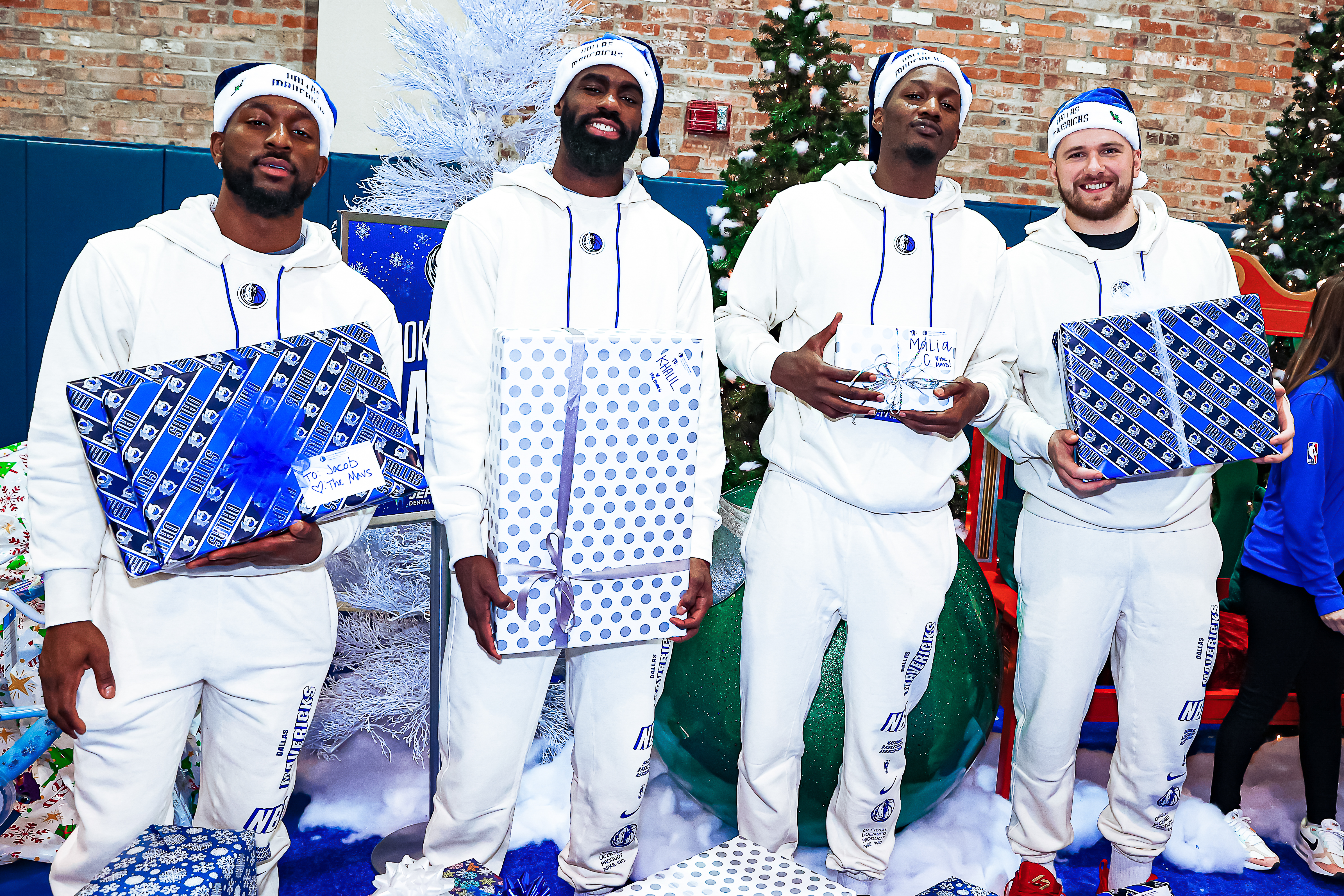 Dallas Mavericks on X: That Christmas Eve 𝒎𝒐𝒐𝒅 🎅