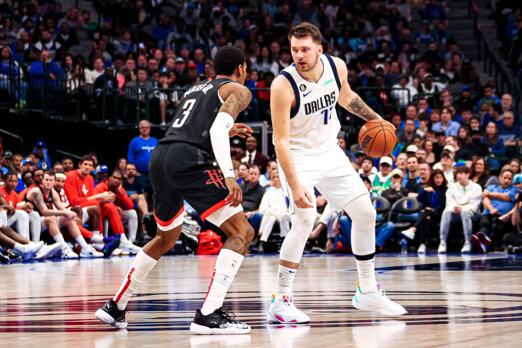 Doncic gets lots of support as Mavs raced by Rockets, 129-114 - The ...