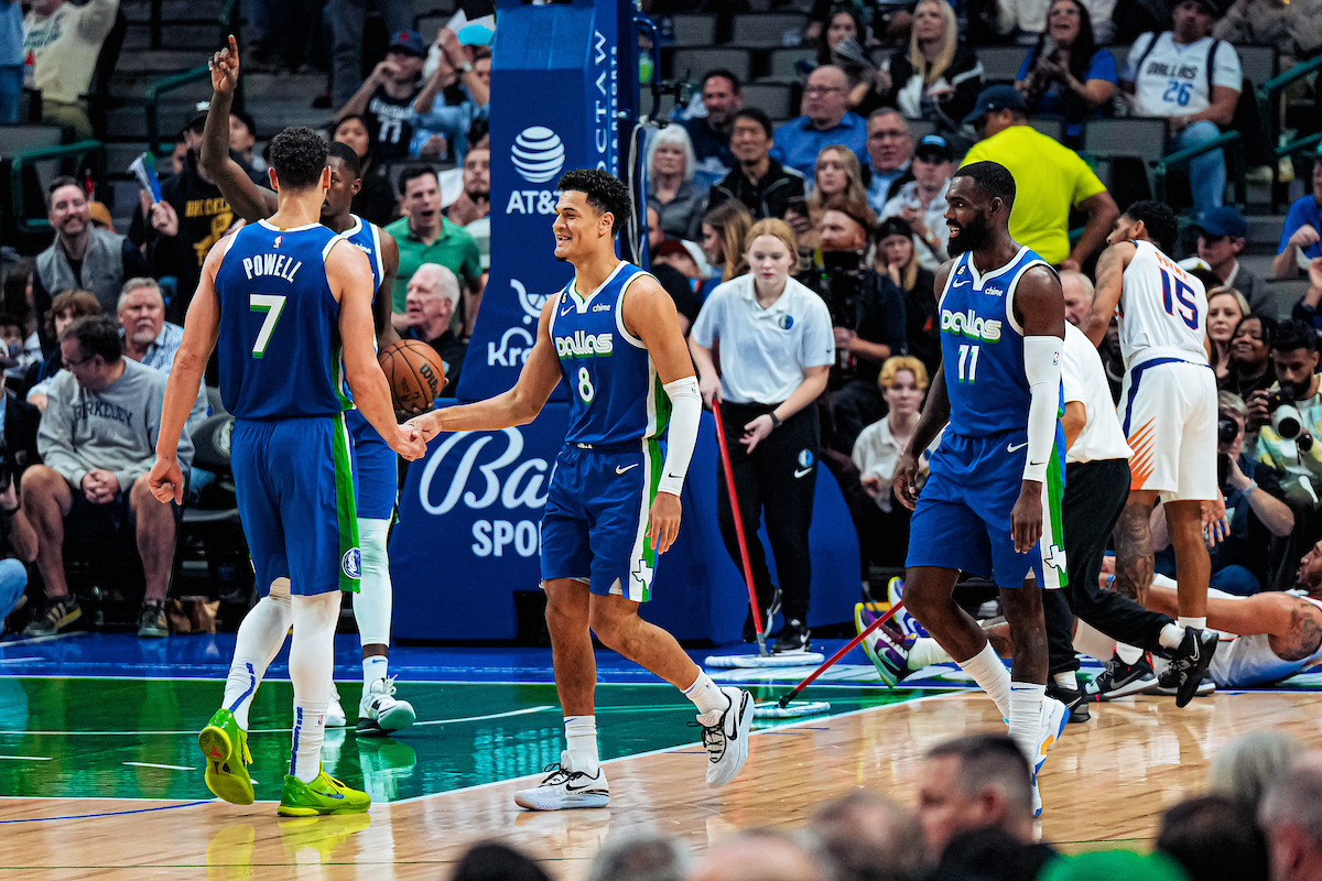 Dallas fans chant for Odell Beckham Jr at Mavericks NBA game hours after he  met with Cowboys