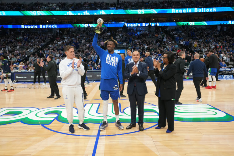 Reggie Bullock Receives 2021 22 Kareem Abdul Jabbar Social Justice