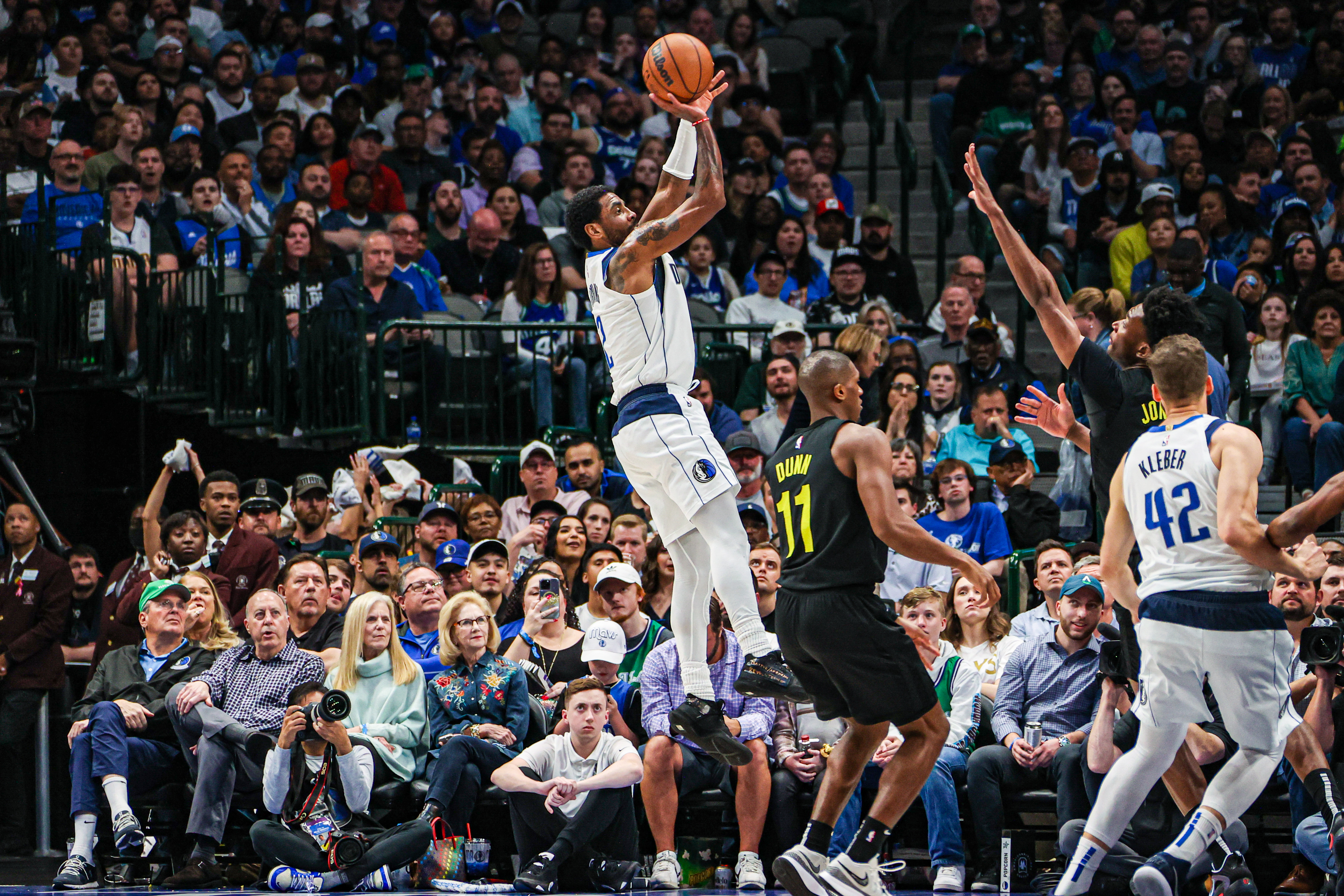 kyrie irving shooting form