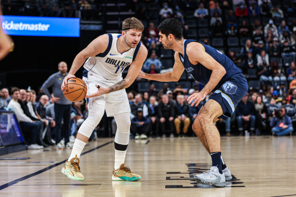 All hands on deck in support of Luka as Mavs defeat Grizzlies, 120-113 ...