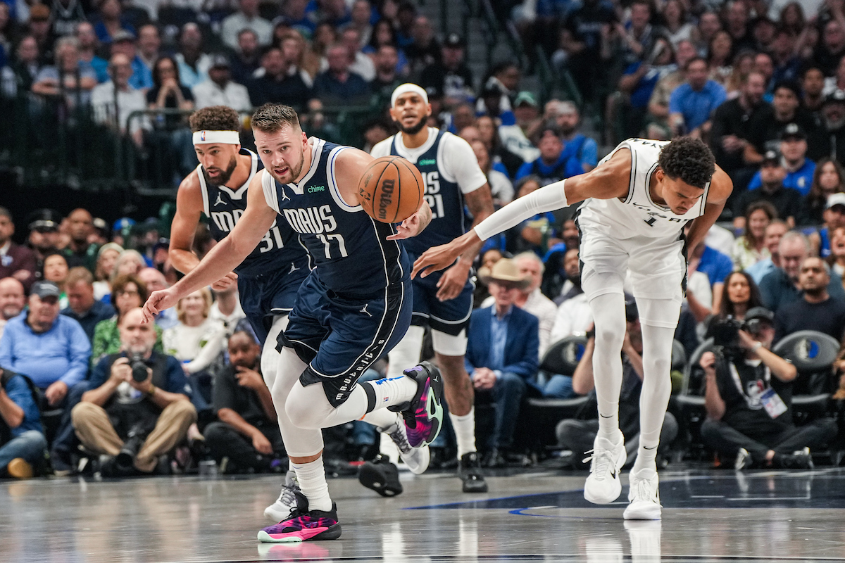 Power trio leads Mavericks to season-opening win against Spurs